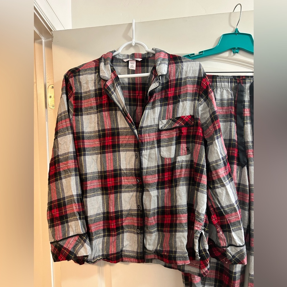 VICTORIA'S SECRET Flannel‎ Oversized Long Pajama Set size large - Picture 3 of 8